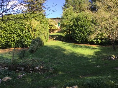 Autour du lavoir.JPG